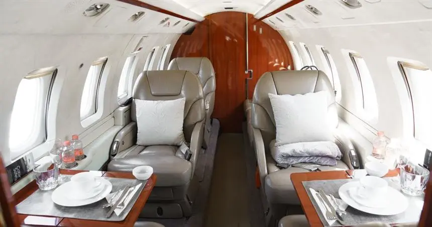 Beechcraft Hawker 800B XA-IZA operated by Jet Luxe photo 4