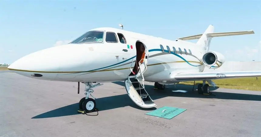 Beechcraft Hawker 800B XA-IZA operated by Jet Luxe photo 5