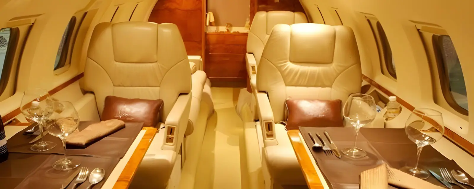 Beechcraft Hawker 800B XA-UVH operated by Eolo Plus, exterior