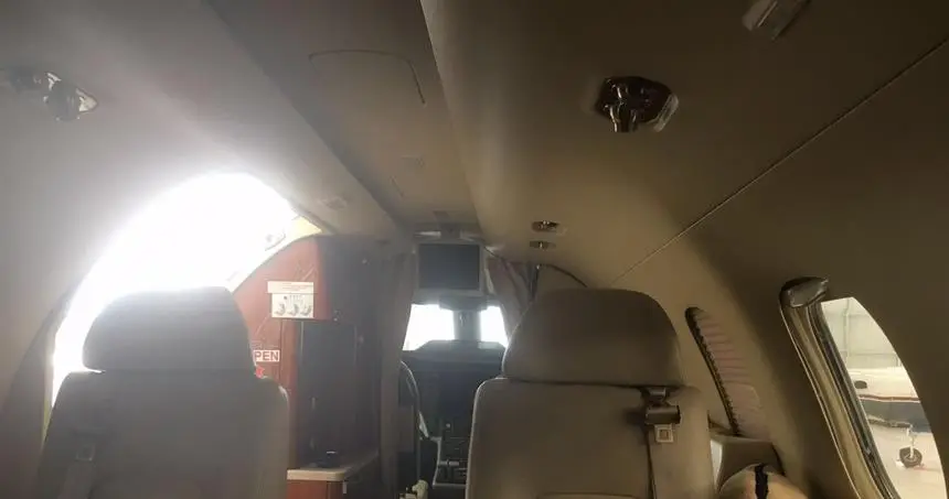 Embraer Phenom 300 XA-VGL operated by Jetlife photo 4