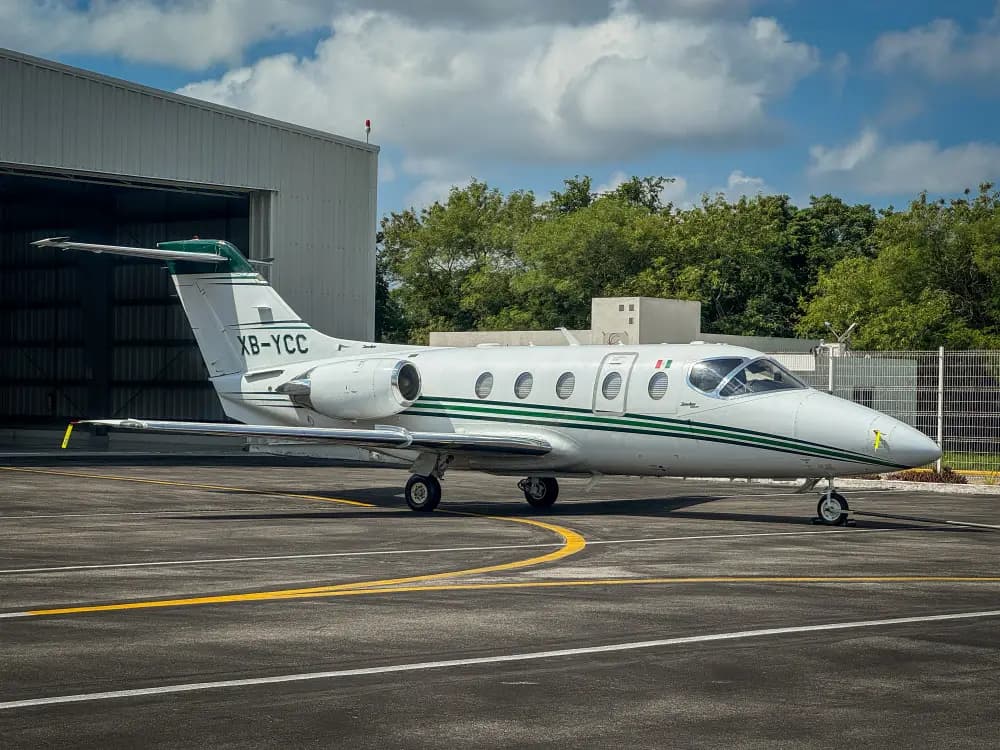 Beechcraft Hawker 400XP XB-YCC operated by Aerolineas Ejecutivas, SA de CV, exterior