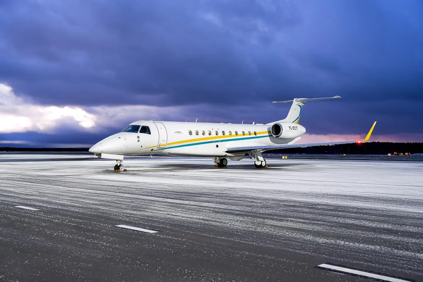Embraer Legacy 650 YL-ECT