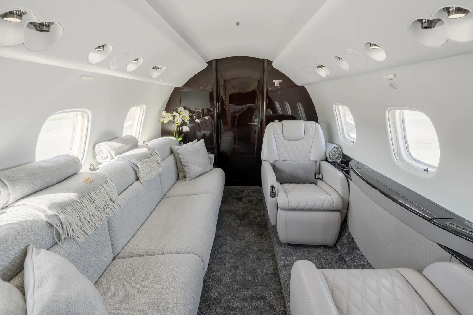 Embraer Legacy 650 YL-REX operated by Union Aviation photo 2