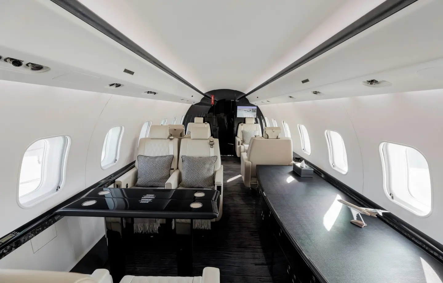 Bombardier Global Express YL-VCR operated by Union Aviation photo 3