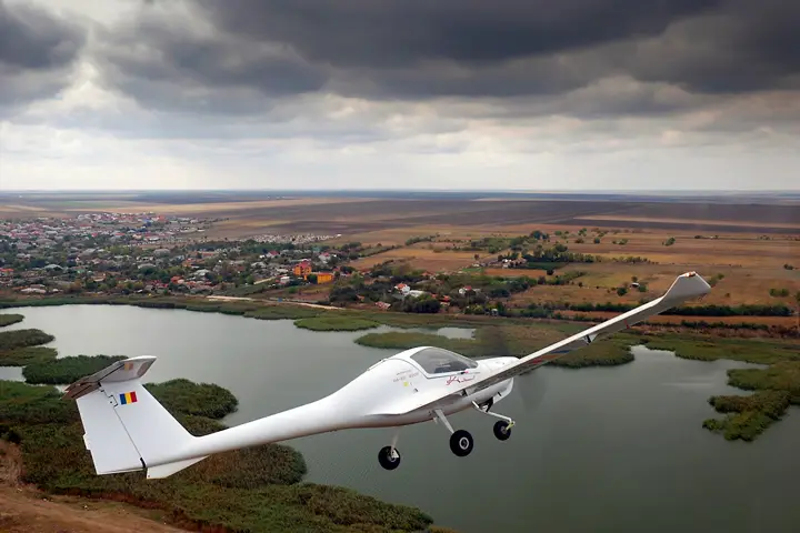 Diamond DA20 Katana YR-SCB operated by Regional Air Services photo 3