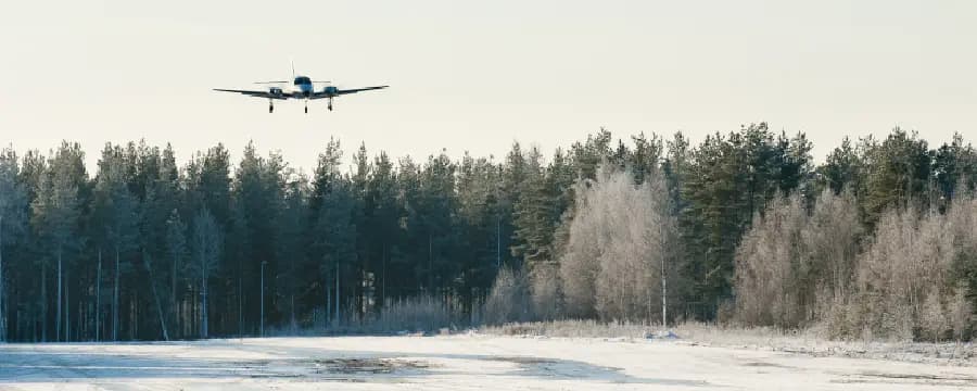 Piper PA-31-350 Chieftain YU-BSR operated by Eagle United photo 3