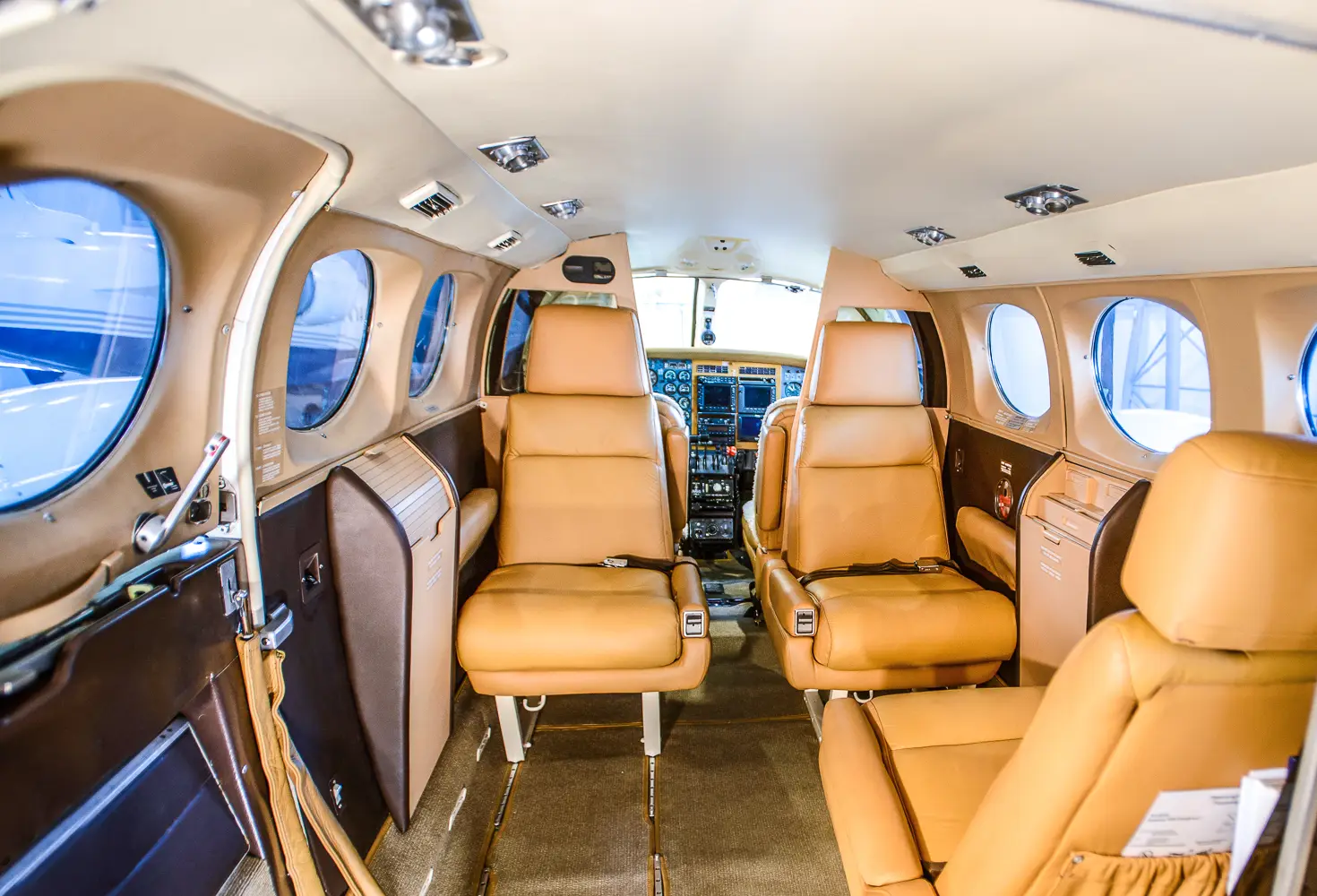 Cessna 425 YU-BTS operated by Skybridge International Balkan D.O.O. photo 3