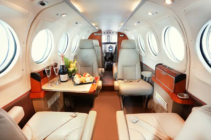 Beechcraft King Air 100 YV-1306 operated by Aeroecom photo 2
