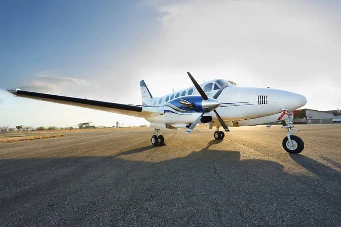 Beechcraft King Air 100 YV-1306 operated by Aeroecom photo 3
