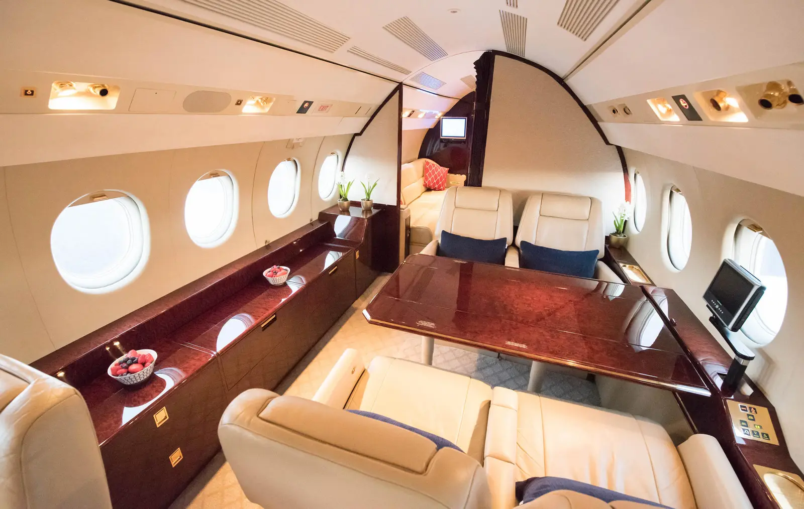 Dassault Falcon 900B ZS-DFJ operated by Zenith Aviation Exellence photo 3