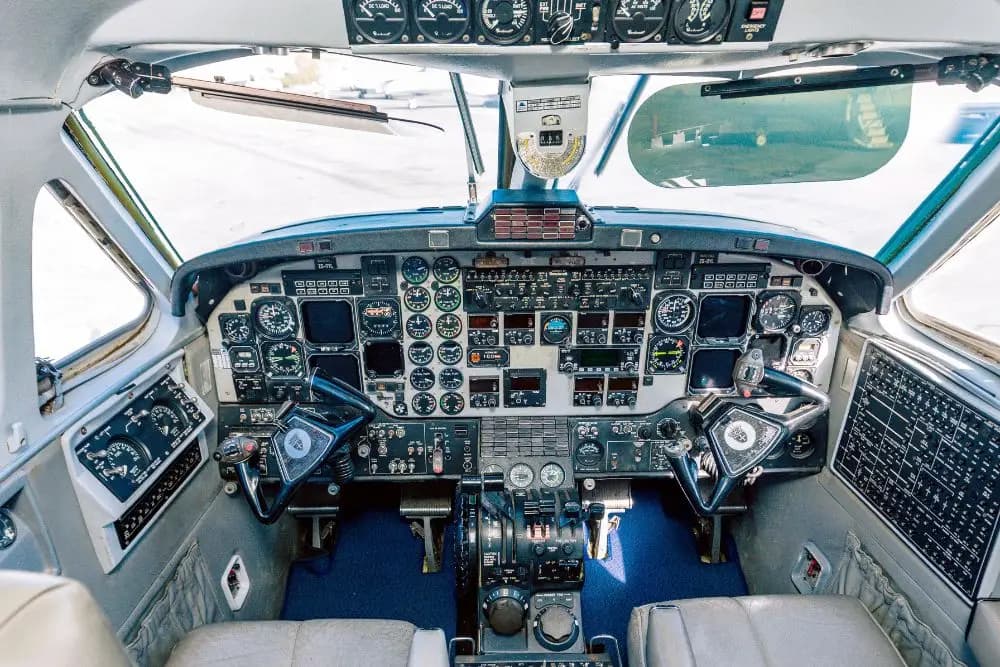 Beechcraft 1900D ZS-OYL operated by Luxaviation Africa photo 3