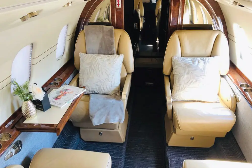 Bombardier Learjet 60 ZS-PSA operated by Luxaviation Africa photo 5
