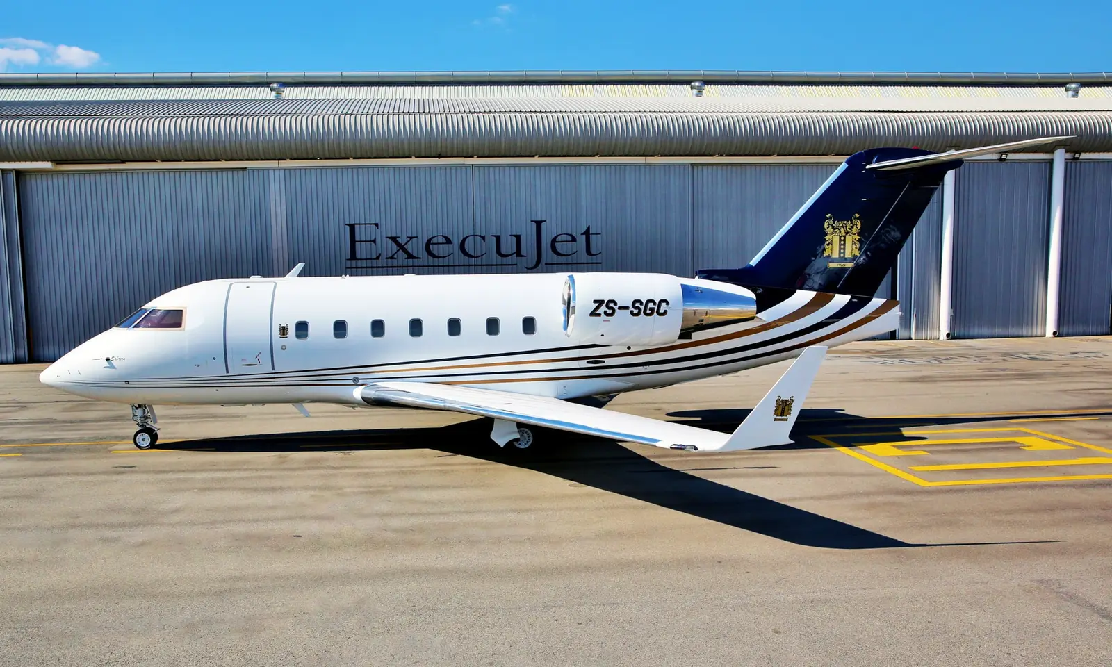 Bombardier Challenger 601 ZS-SGC operated by Luxaviation Africa, exterior