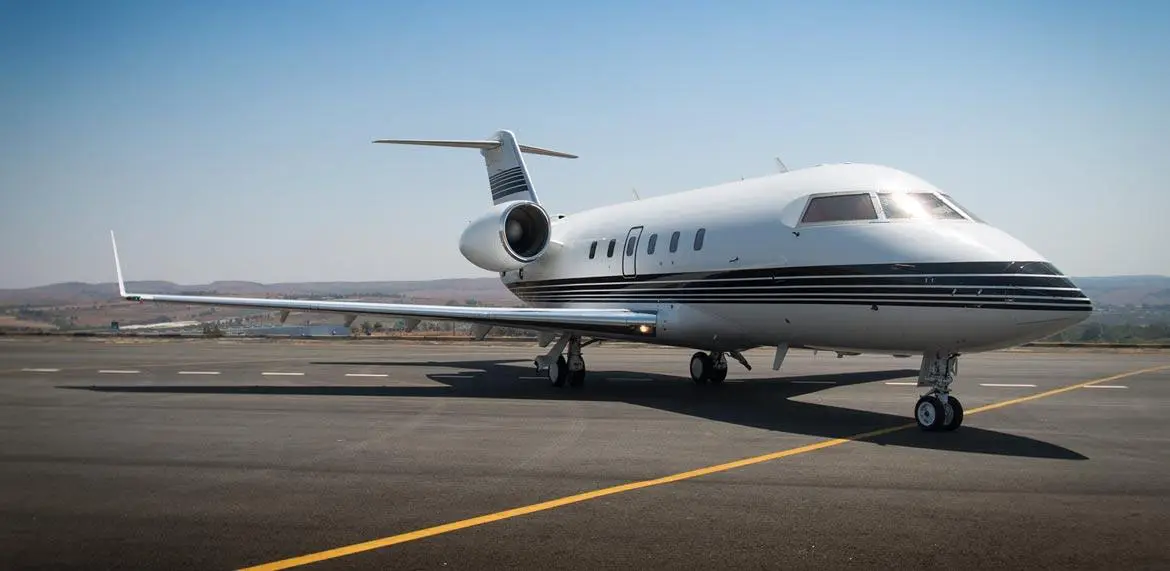 Bombardier Challenger 600 ZS-YAG operated by OwenAir photo 2