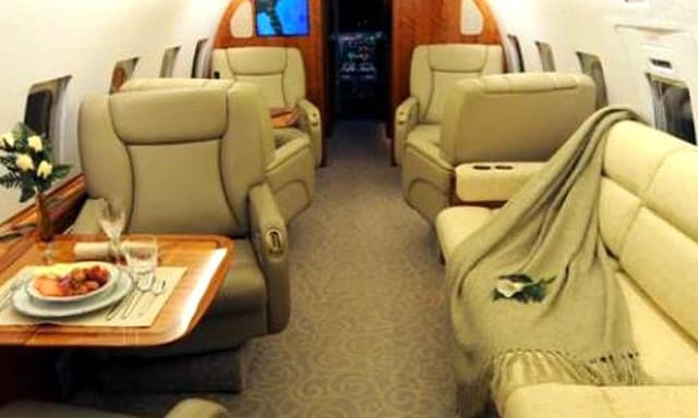 Challenger 601-3A N601BE photo 2