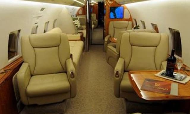 Challenger 601-3A N601BE photo 3