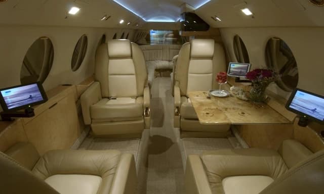 Falcon 50 N777ZL photo 3