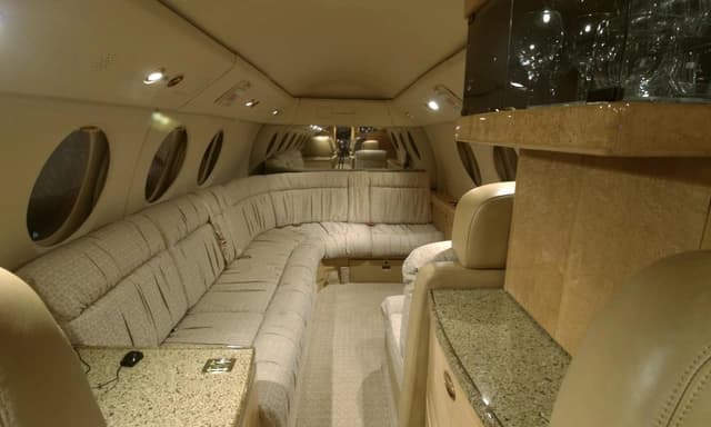 Falcon 50 N777ZL photo 4