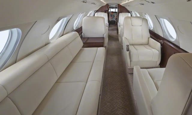 Falcon 20 N200WK photo 3