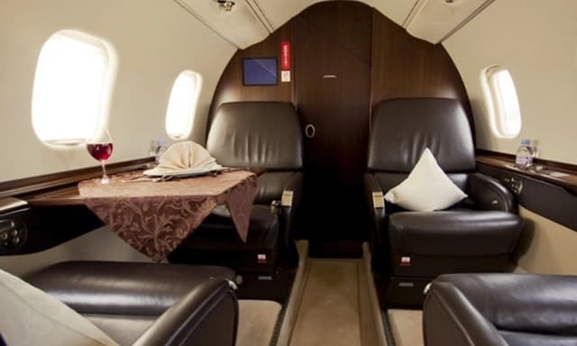Learjet 60 N357WP photo 2