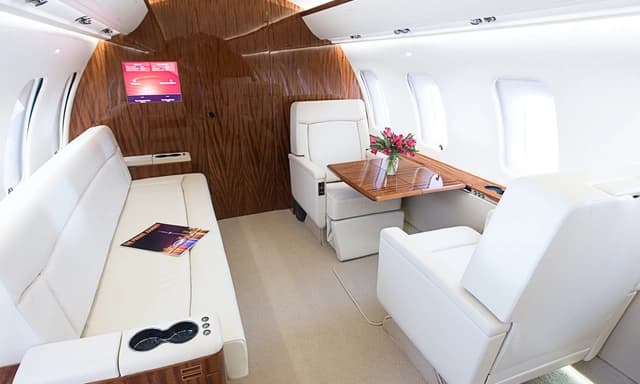Challenger 605 N605MM photo 2