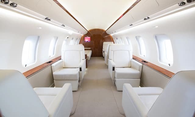 Challenger 605 N605MM photo 3
