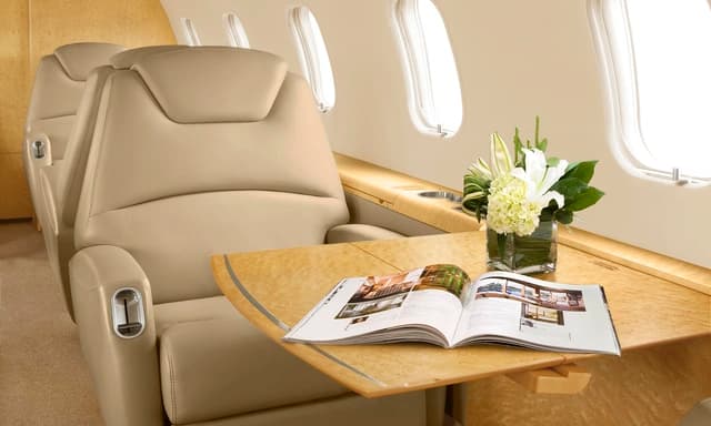 Challenger 300 N283B photo 3