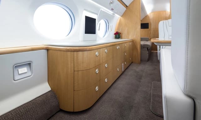 Gulfstream G550 N173NY photo 4