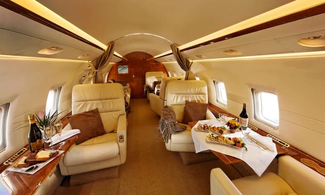 Challenger 604 N913VC photo 2