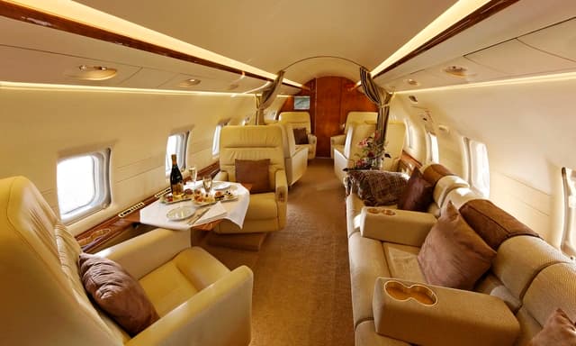 Challenger 604 N913VC photo 3