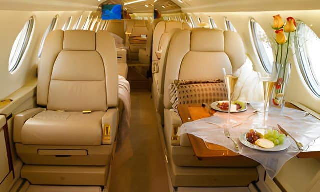 Falcon 50 N766HK photo 2