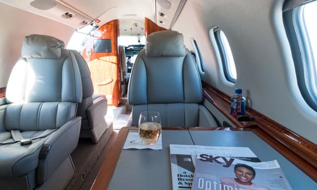 Learjet 60 N384JW photo 3