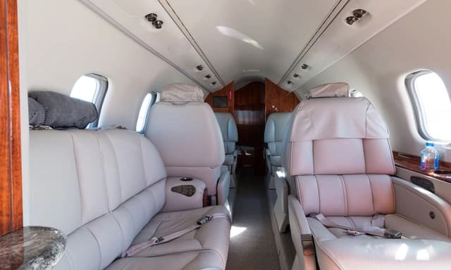 Learjet 60 N384JW photo 4