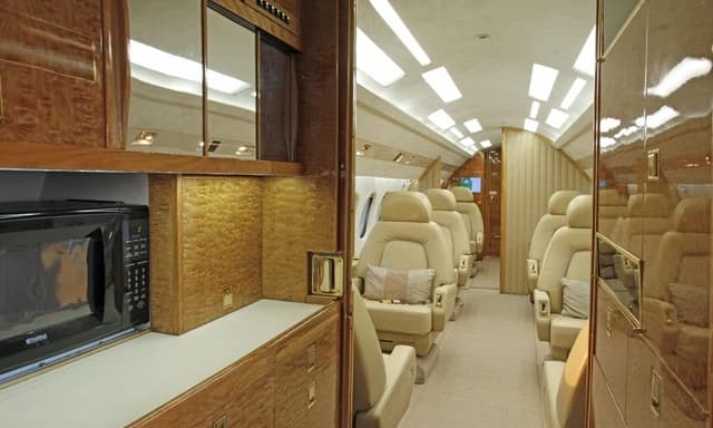 Falcon 900 N361K photo 2