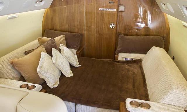 Gulfstream IV N227SV photo 6