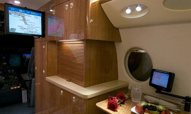 Gulfstream G150 N787BN photo 5