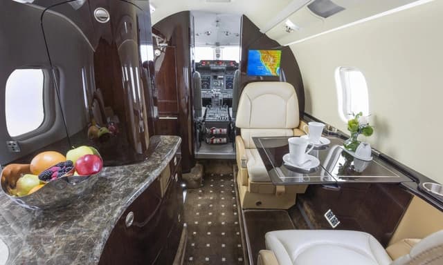 Learjet 60XR N364AR photo 2