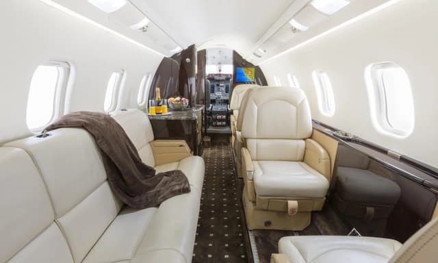 Learjet 60XR N364AR photo 3