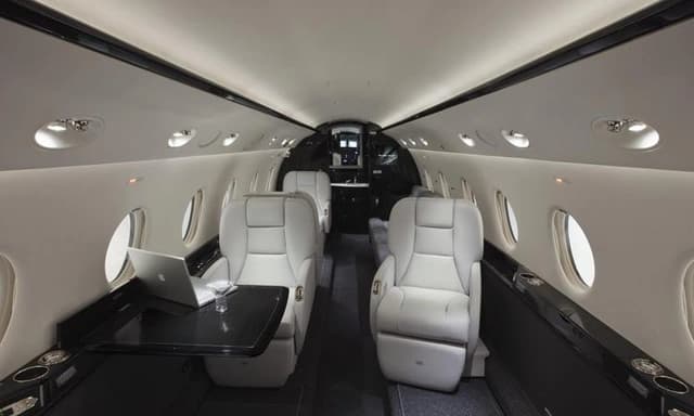 Gulfstream G200 N30MZ photo 3