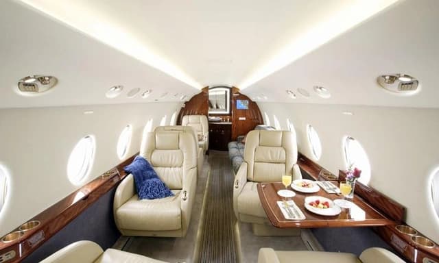 Gulfstream G200 N882MR photo 3