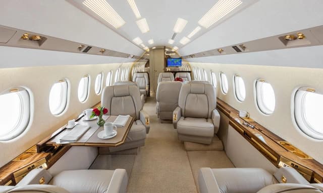 Falcon 2000 N783FS photo 2