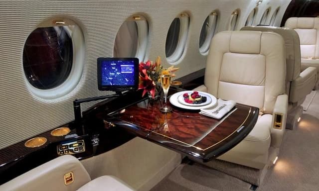 Falcon 2000EX N623RM photo 4