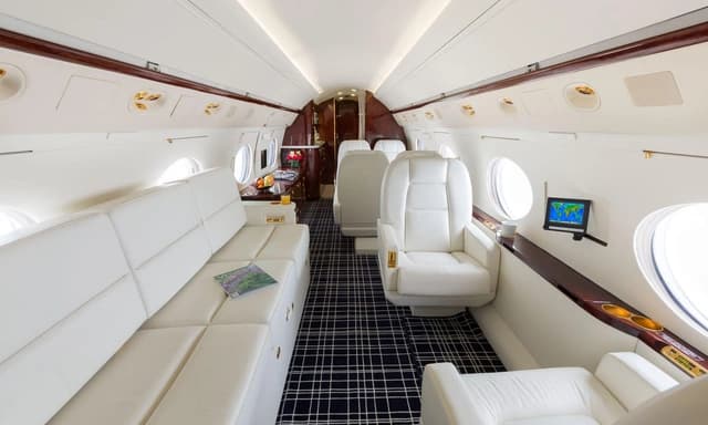 Gulfstream G550 N814PR photo 3