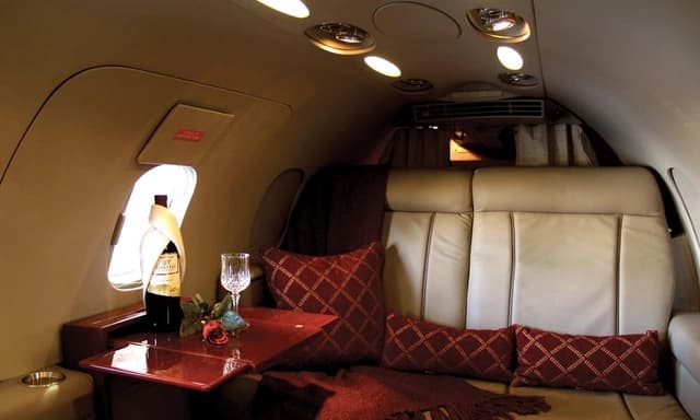 Learjet 35A N453AM photo 2