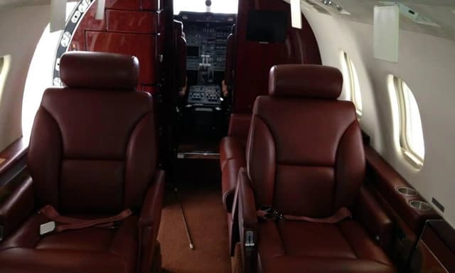 Learjet 55 N277AL photo 2