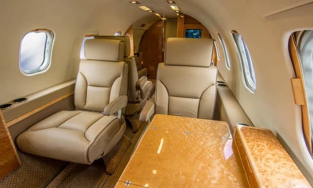 Learjet 35 N244RG photo 4