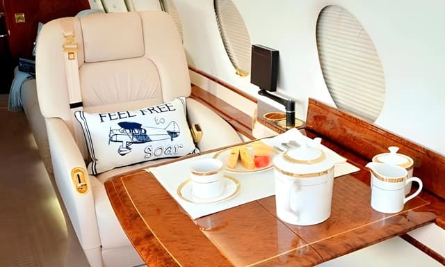 Gulfstream G200 N329PK photo 2