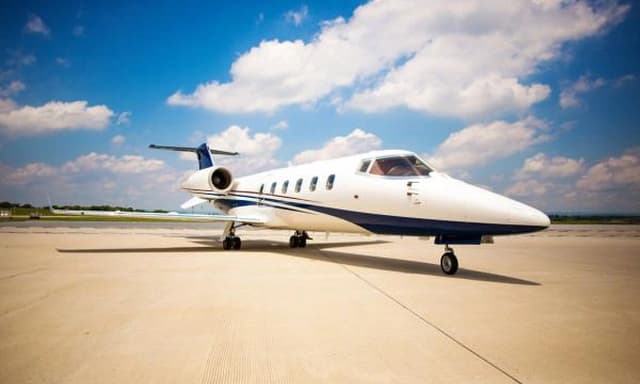 Learjet 60 N317MM