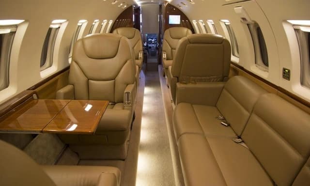 Hawker 1000 N982EC photo 3