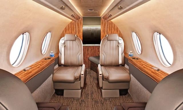 Hawker 400XP N68GS photo 2